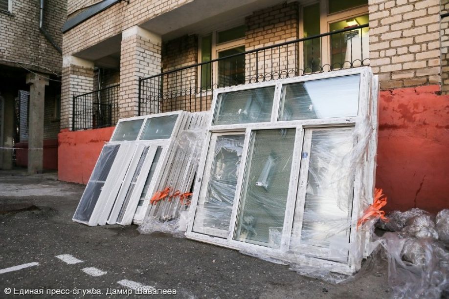 В Выгоничской школе появятся  новые окна