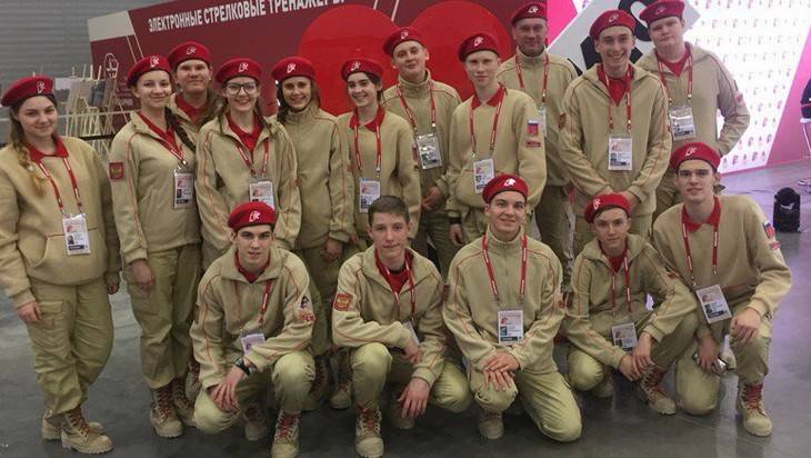 Брянские юнармецы встретились с Никитой Михалковым и Егором Кридом