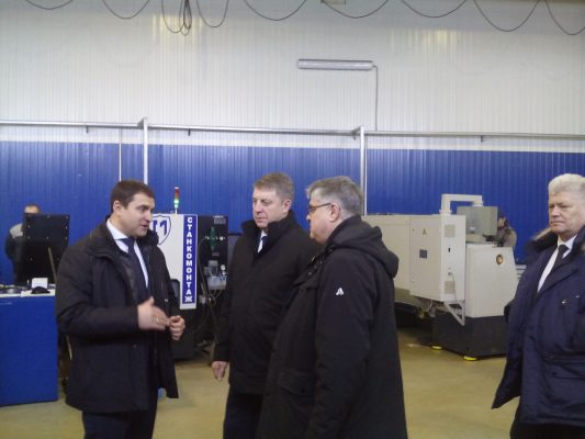 Александр Богомаз побывал на Навлинском  заводе  «Промсвязь»