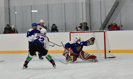 В Суземке на площадке «Арена» состоялся финальный матч НХЛ