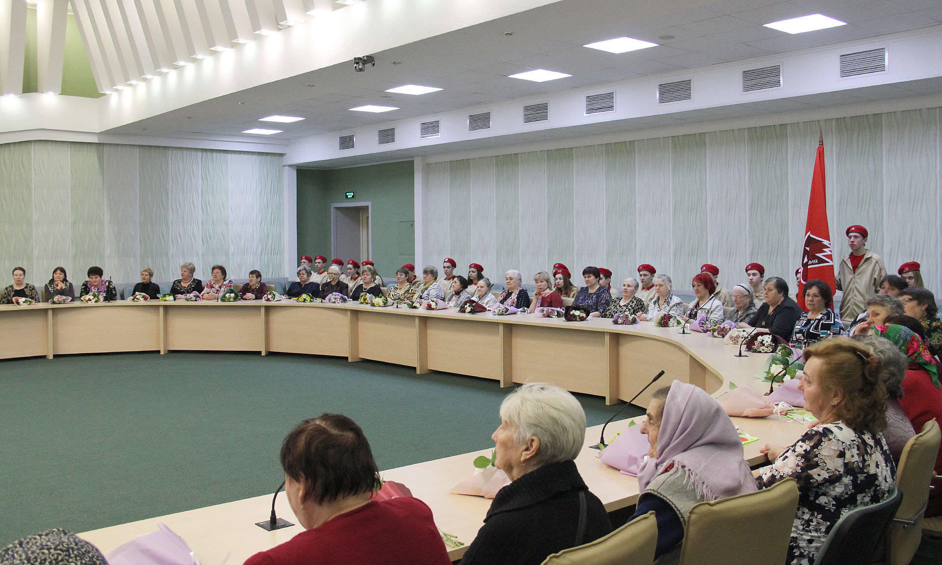 Матери и вдовы погибших героев будут получать в Брянской области  18000 рублей в месяц