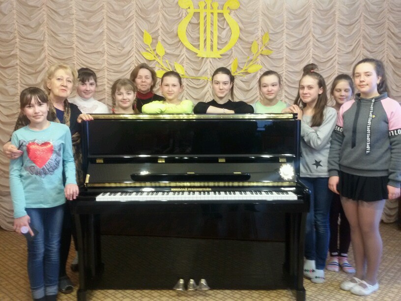 Новые фортепьяно в девяти детских школах искусства области