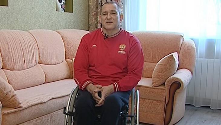 Инвалид-спортсмен Михаил Климовцов сегодня проголосовал на выборах