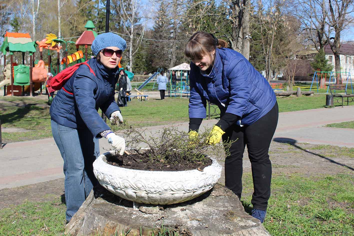 Карачевцы активно участвуют в областном субботнике
