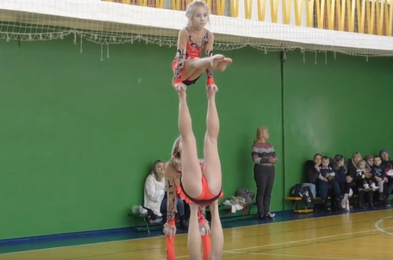 Клинцовские акробатки показали отличный результат