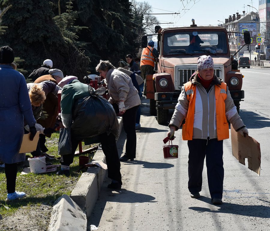 Брянские чиновники указали на грязь возле торговых центров  ‍
