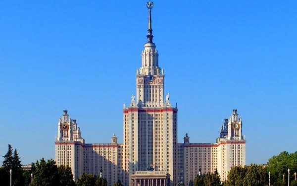 Брянским выпускникам выделены бюджетные места для обучения в МГУ