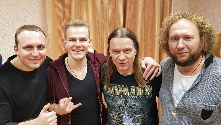 «Брянские внуки» вместе с Валерием Кипеловым спели песню «Не для меня…»