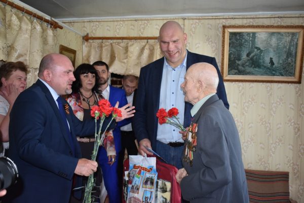 Дань уважения ветеранам (0+)