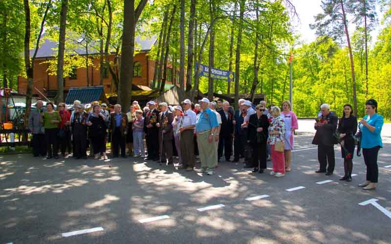 На мемориальном комплексе «Партизанская поляна брянские железнодорожники провели торжественный митинг и встречу поколений