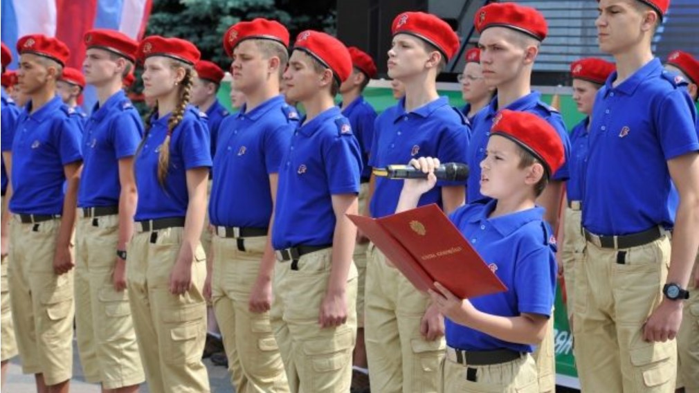 Присяга брянских юнармейцев прошла вместе с олимпийской чемпионкой