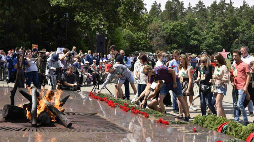 На праздновании Дня партизан и подпольщиков в Брянск прибыли иностранные делегации