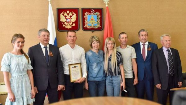 Александр Большунов поздравил земляков  с праздником