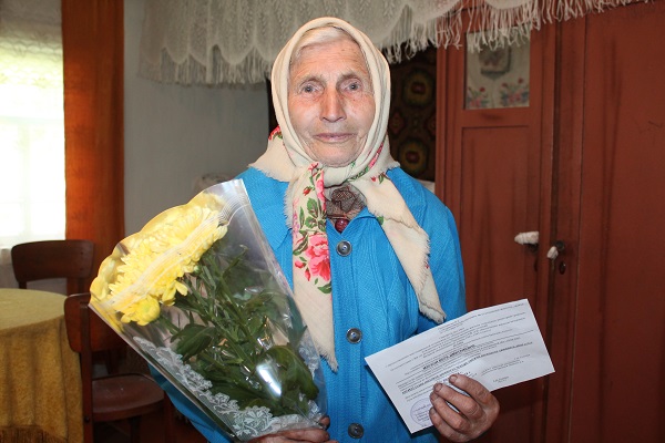 Вдове  брянского ветерана вручили сертификат на улучшение жилищных условий