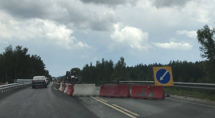 На выезде из Брянска отремонтировали половину моста