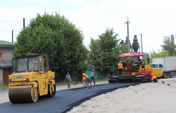 В Жуковском районе Брянщины продолжается ремонт дорог