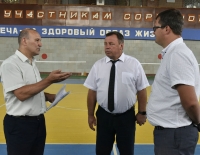 Владимир Оборотов проинспектировал строительство спортивных объектов