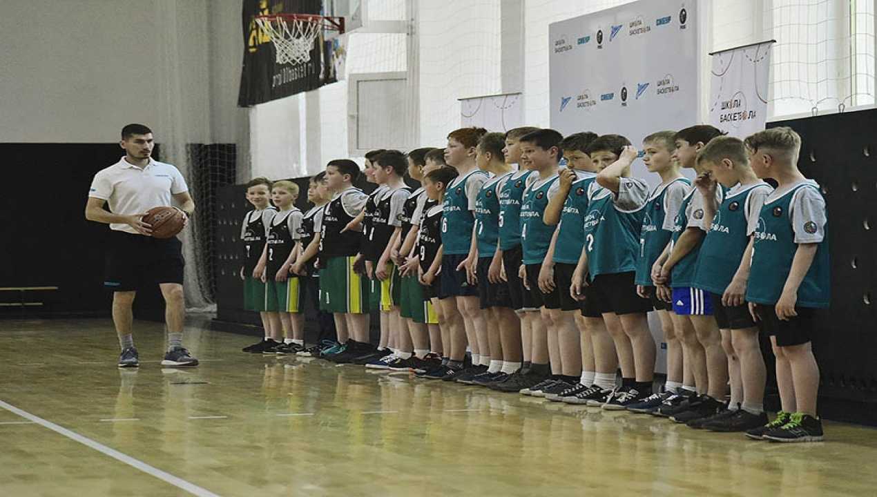 Заработная плата тренеров  Брянской области выросла на 6,5 тысяч рублей