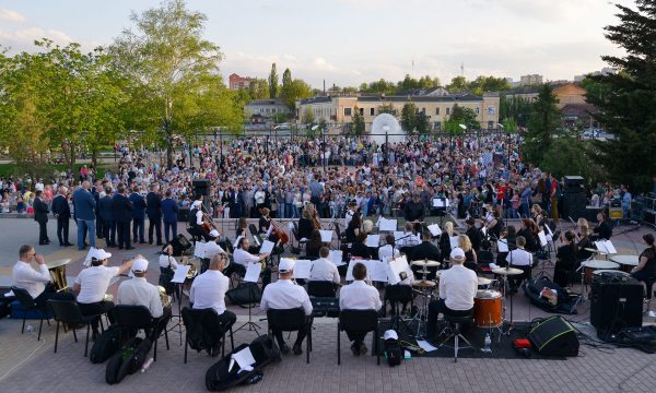 Концерт на Славянской площади в Брянске