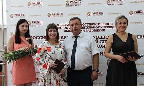 Выпускники академии Президента получили дипломы