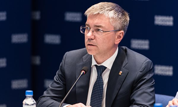 Ревенко готов добровольно отказаться от положенных парламентариям пенсионных преференций