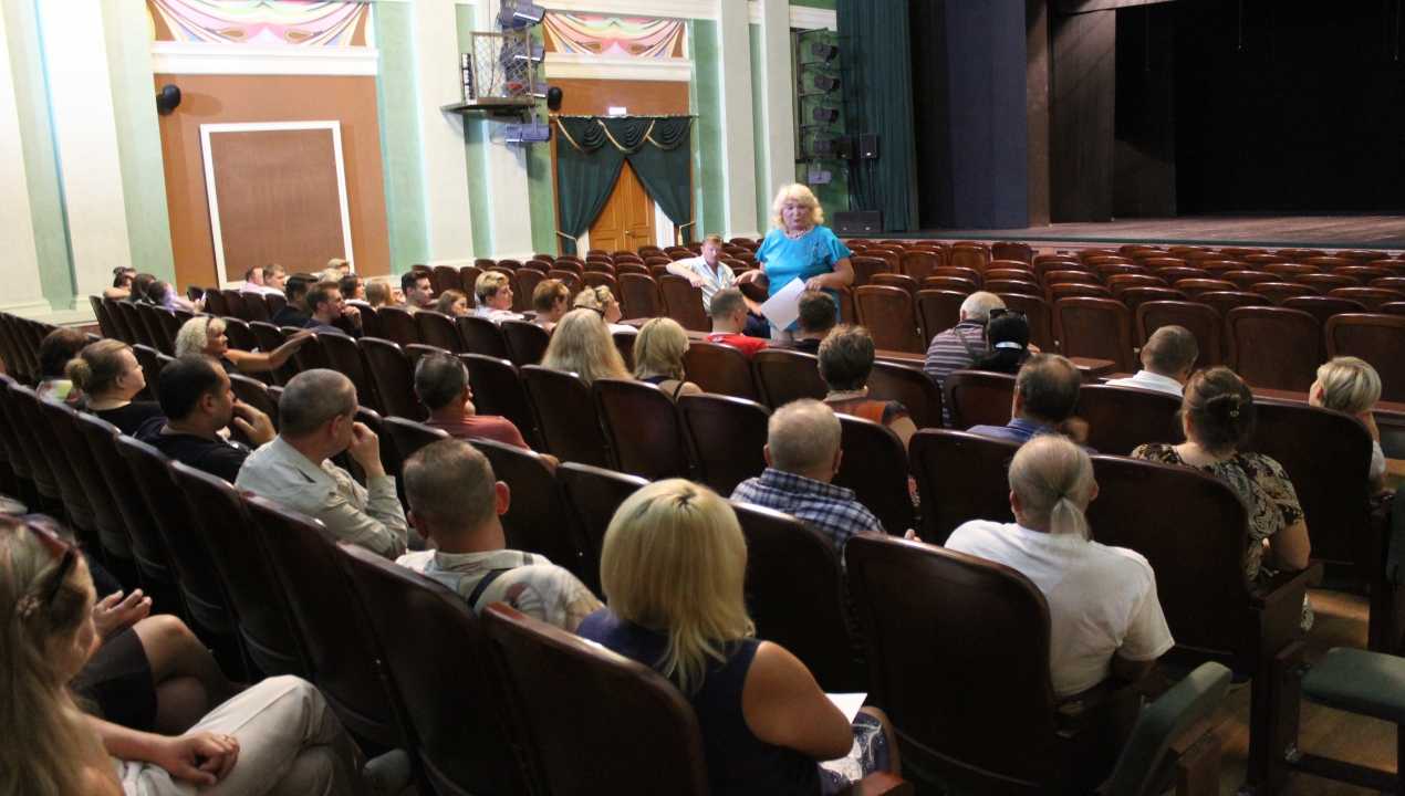 Брянский ТЮЗ начинает новый сезон