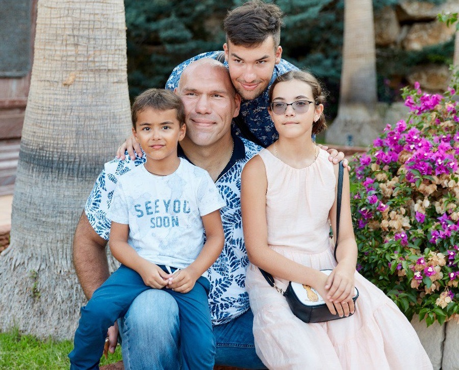 Брянский депутат Госдумы Николай Валуев отмечает юбилей