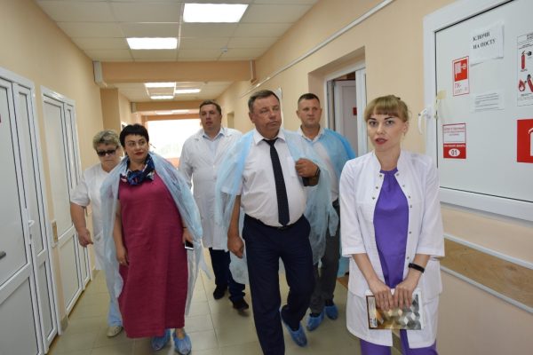 Заместитель Губернатора Брянской области и директор департамента здравоохранения  посетили Выгоничский район