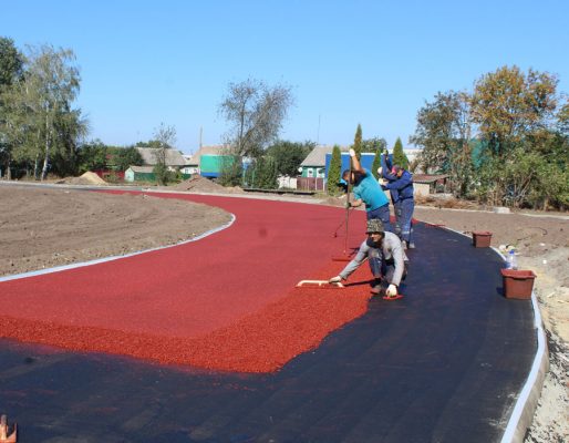 В Комаричах  Брянской области строительные работы идут как на ФОКе, так и активно благоустраивается стадион