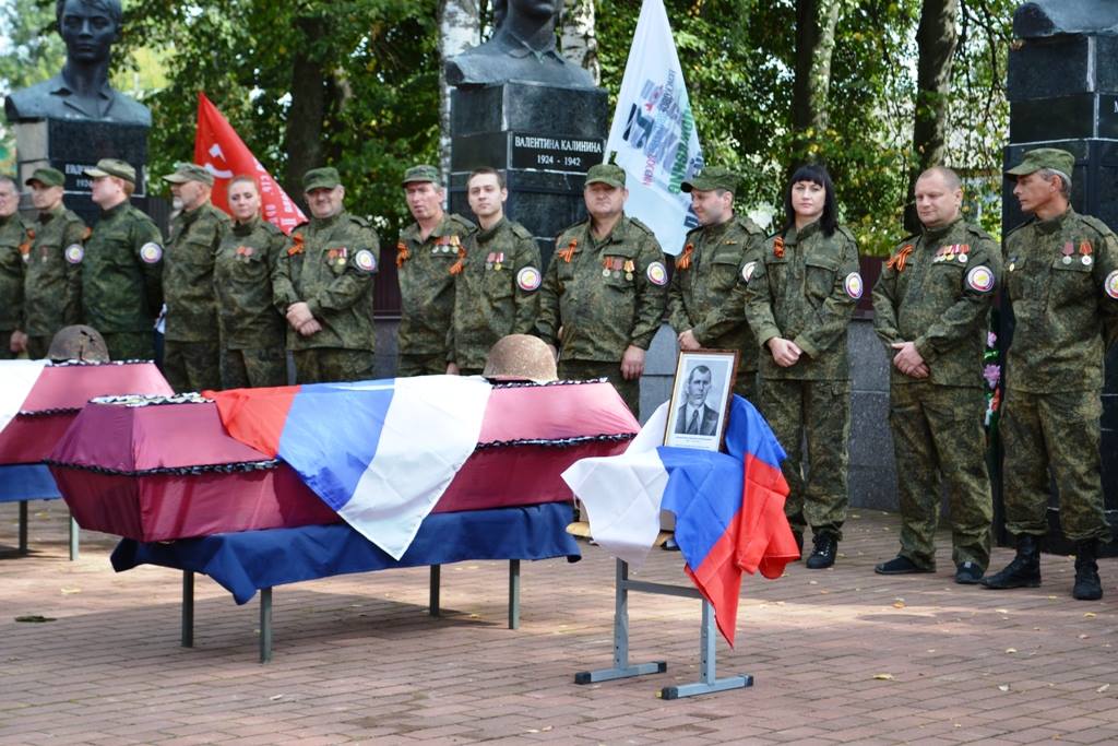 Накануне празднования 75-летия освобождения Брянщины были перезахоронены останки еще 30 солдат и офицеров