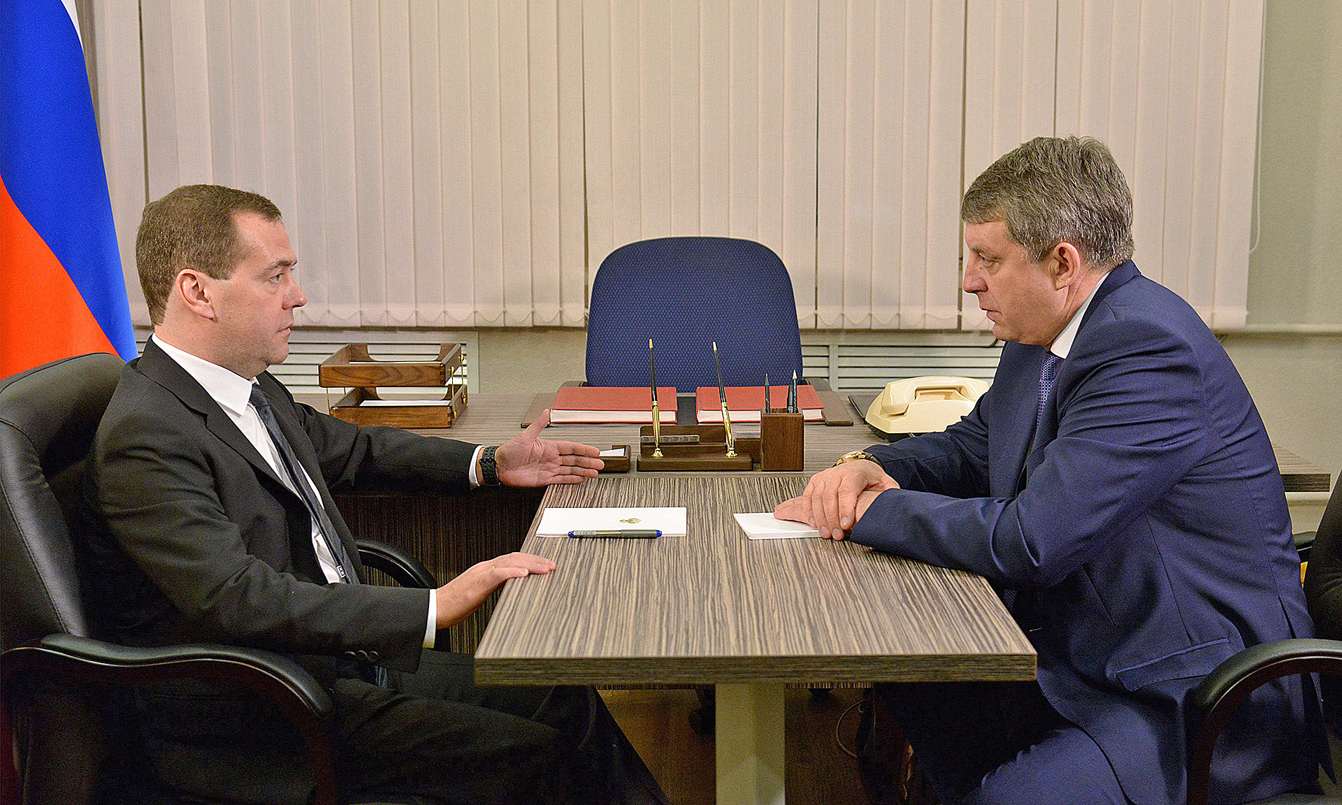 Премьер министр поздравил брянцев с годовщиной освобождения