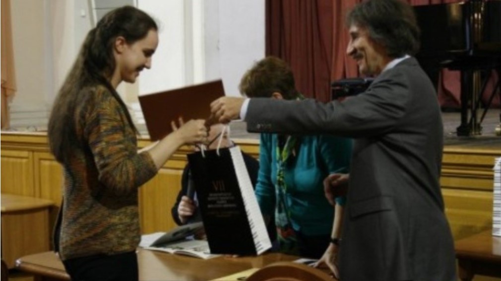 Брянская пианистка выиграла Международный конкурс