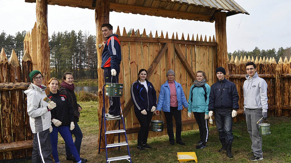В «Брянском лесу» прошли волонтерские выходные