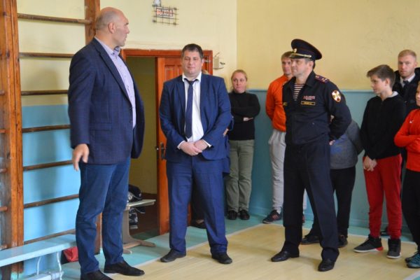 Николай Валуев поддержал инициативу создания секции бокса