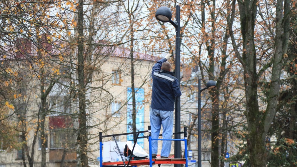 В Брянске в сквере Ленина установили видеокамеры