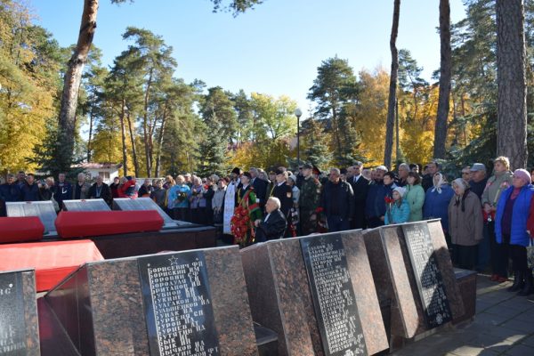 В Гомельской области перезахоронили 16 солдат ВОВ из Климовского района Брянщины