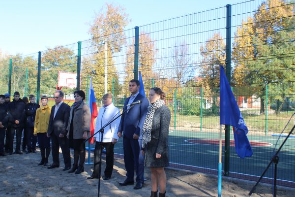 В рамках партпроекта «Городская среда» в Навле открыли спортивную площадку
