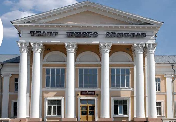 За счет президентских средств отремонтируют здание брянского театра юного зрителя