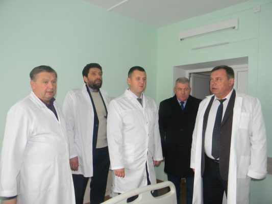 Заместитель губернатора Брянской области Владимир Оборотов и директор департамента здравоохранения Андрей Бардуков посетили Климовскую ЦРБ