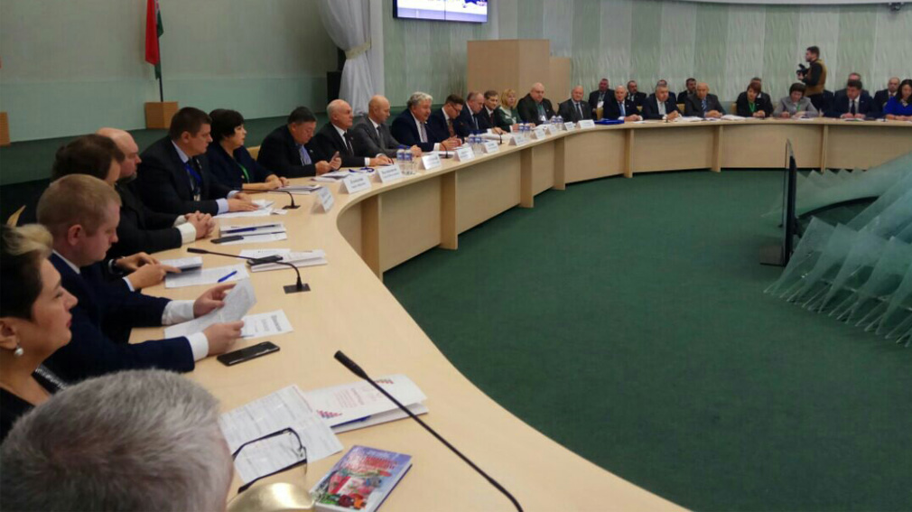 В Брянске стартовала конференция муниципальных депутатов из России и Беларуси