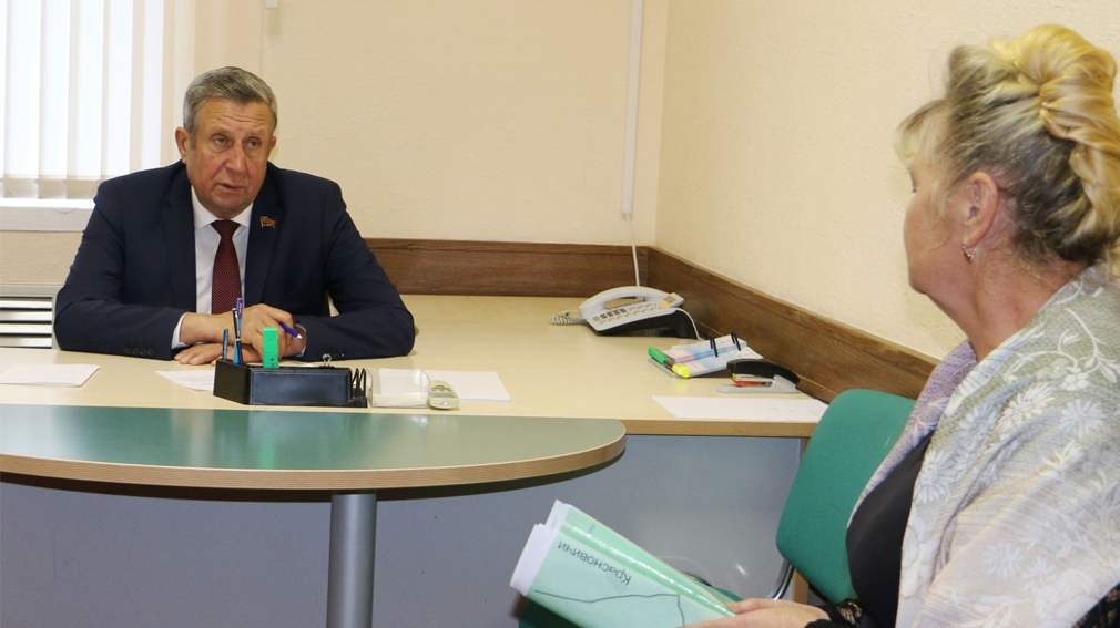 Председатель Брянской областной Думы Владимир Попков провел прием граждан