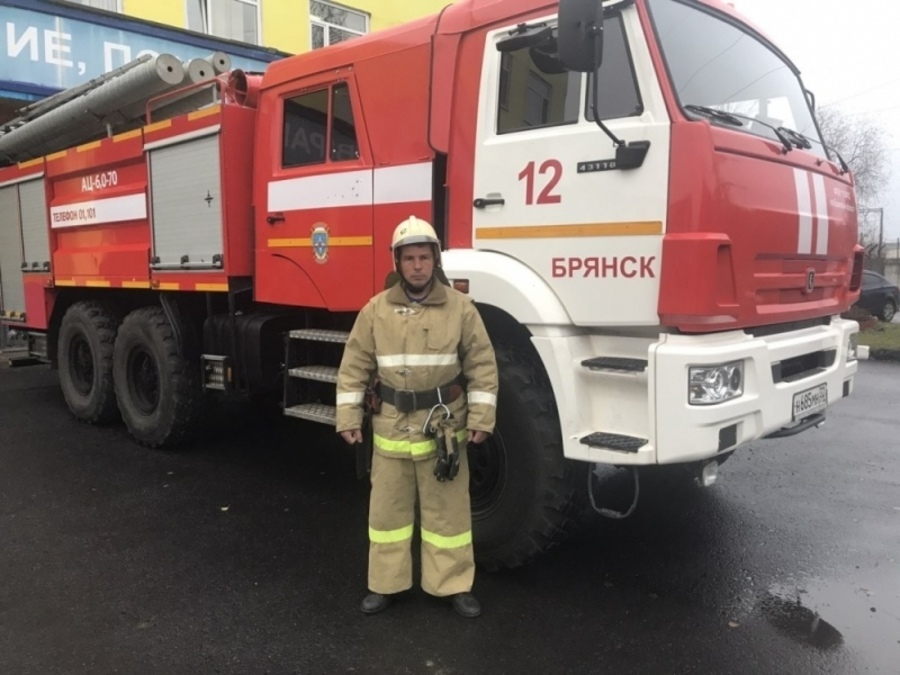 На телеканале «Россия-1» показали сюжет о брянском сотруднике МЧС, спасшем 10 человек