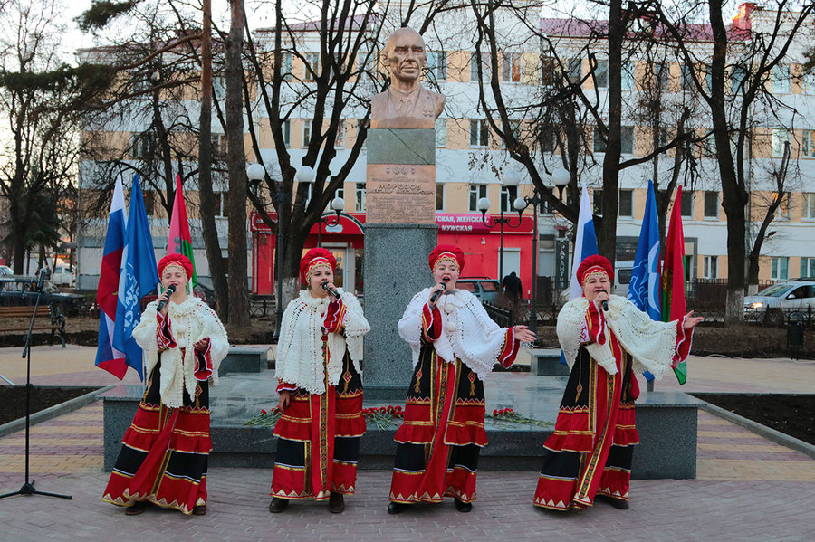В Брянске открыт отремонтированный сквер имени Морозова