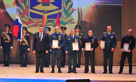 Брянских спасателей поздравили с профессиональным праздником