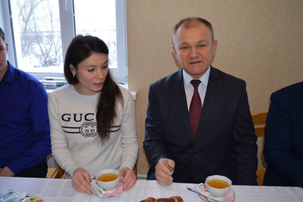 В брянском Новозыбкове дети-сироты получили квартиры