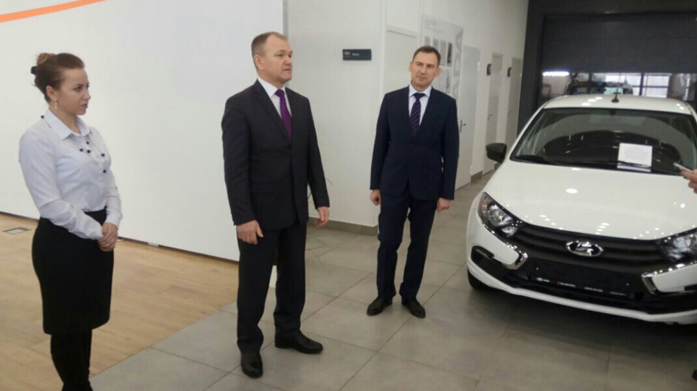 В Брянске вручили автомобили гражданам, получившим повреждение здоровья вследствие несчастного случая на производстве