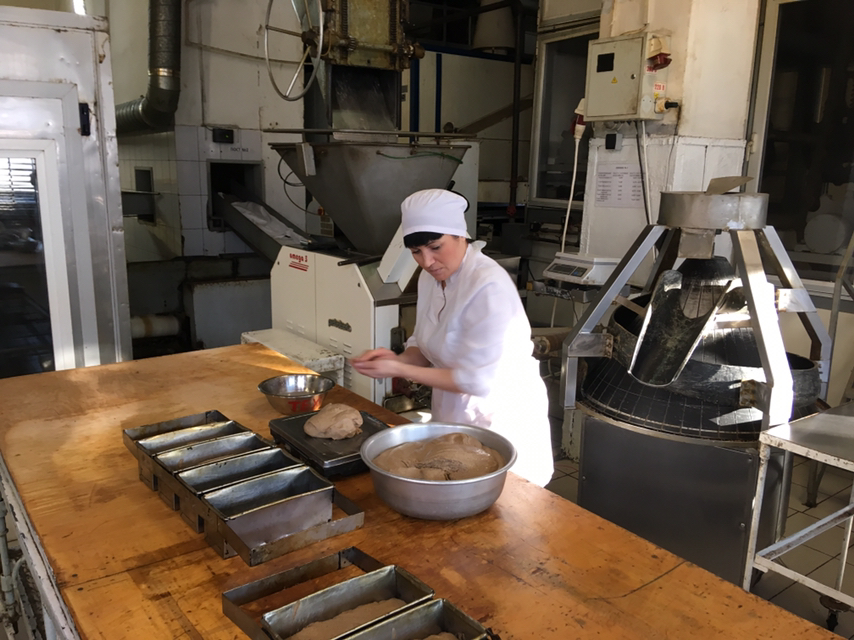 В Брянске пекут блокадный хлеб