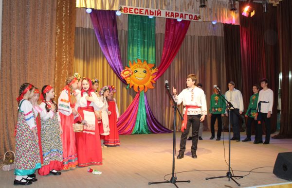 В «Веселом карагоде» кружились комаричские школьники Брянщины