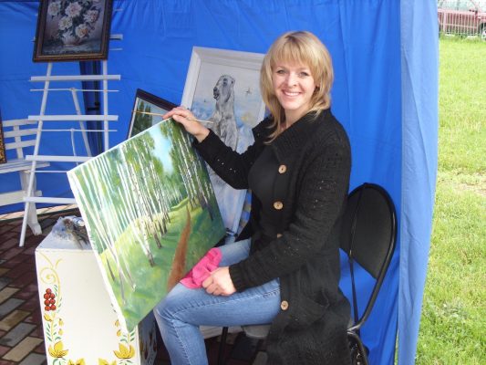 Выставка картин брянской художницы из Комаричей откроется в Курской области