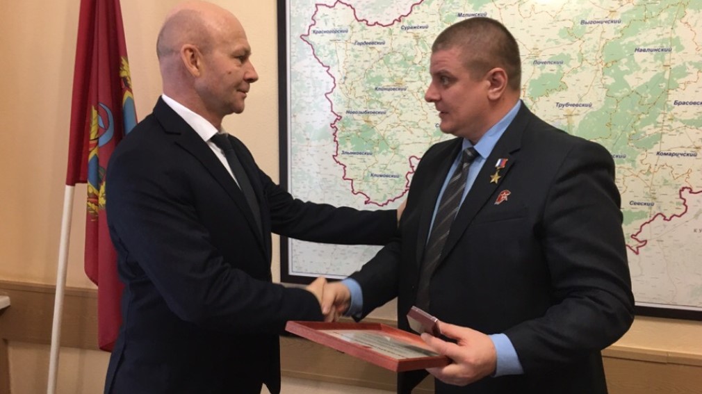 Заместитель губернатора Брянской области Александр Коробко провел рабочую встречу с начальником штаба юнармии Александром Постоялко